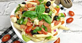 What's better than pizza and pasta? Combining them to make a healthier delicious pizza and pasta salad, even coming in at 3 Weight Watchers Smart Points!