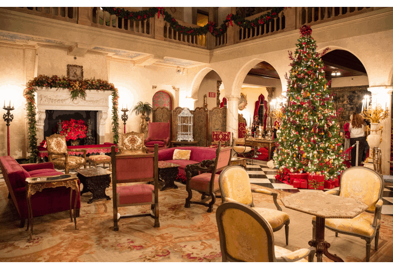 Holiday_Splendor_Cadzan-Interior-Web