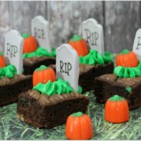 halloween brownies with candy pumpkins on top
