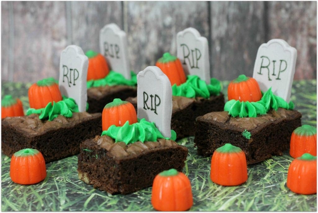 halloween brownies with candy pumpkins on top