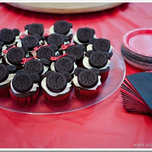 Mickey and Minnie Mouse oreo cupcakes