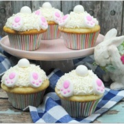 Searching for Easter cupcake recipes? You've found them! Aren't cupcakes just the best dessert?