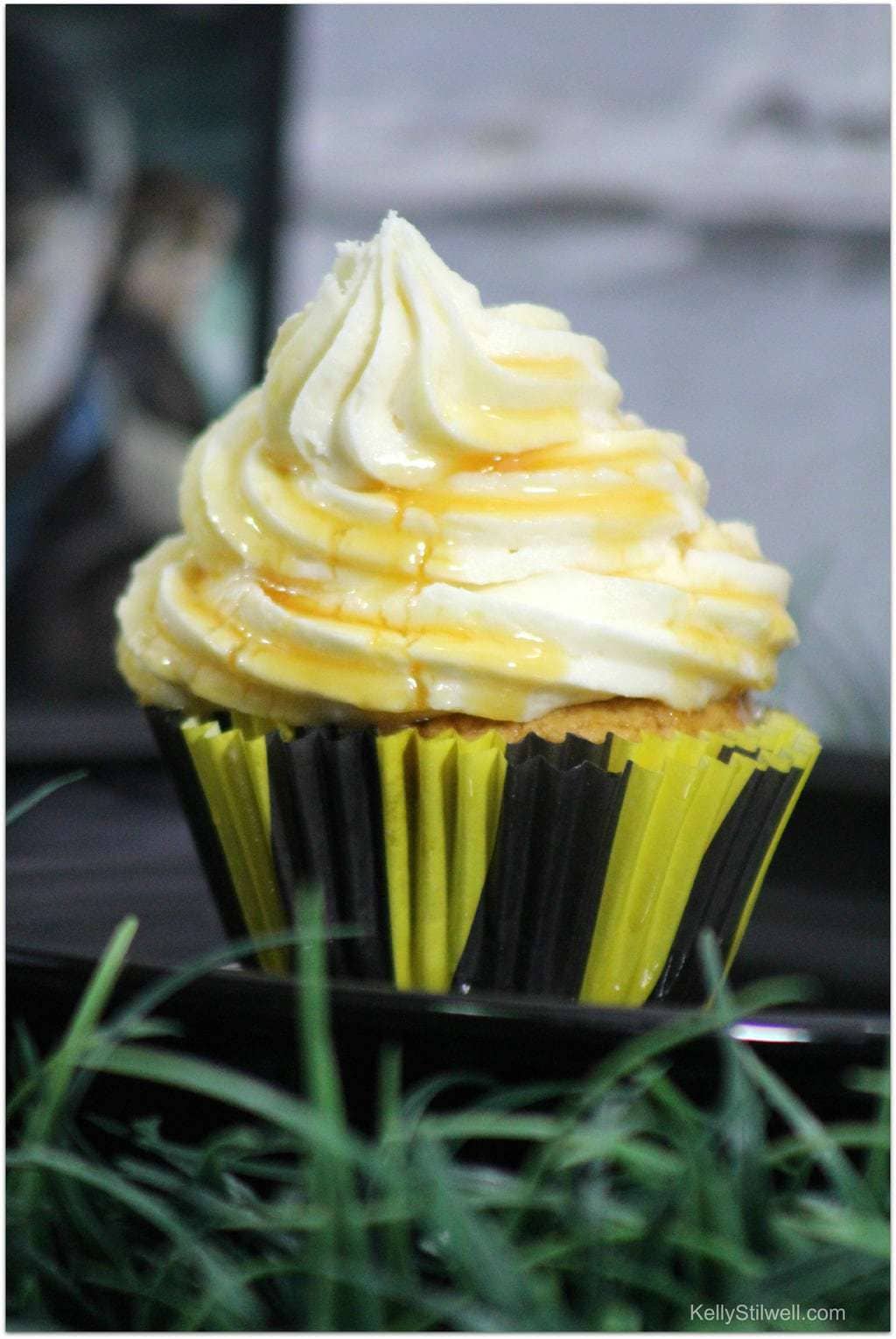 In the Wizarding World of Harry Potter, they serve up a delicious drink called Butterbeer. If you've tasted it, you know how wonderful that flavor will be in a Harry Potter Butterbeer cupcake!