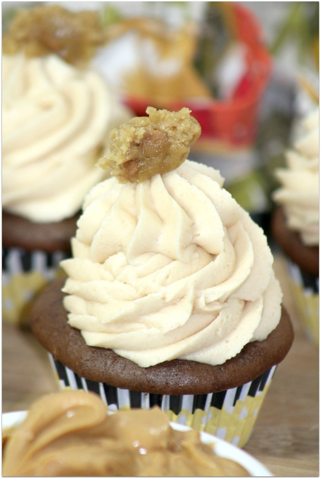 chocolate peanut butter cup cakes