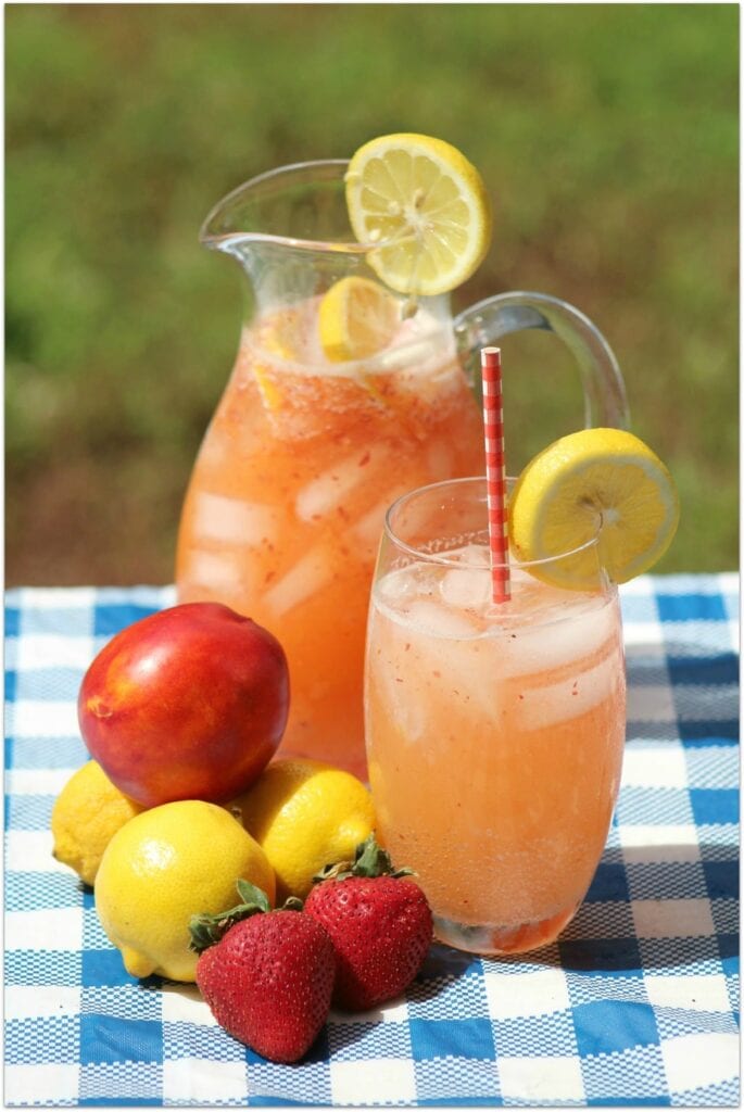 Looking for a refreshing Summer drink? This recipe for Strawberry Nectarine Lemonade is the bomb!