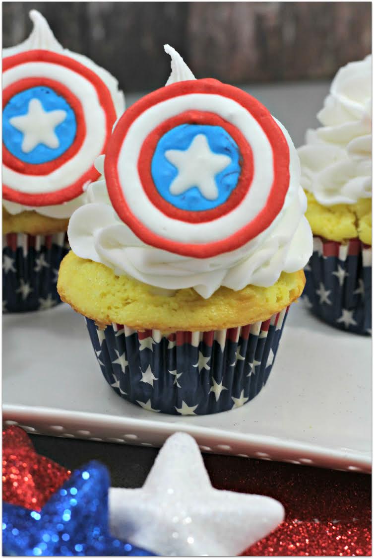 Love Captain America? These cupcakes are the perfect recipe for Marvel fun! Whether you're throwing an Avengers birthday party or just celebrating with a Captain America theme, this will be a delicious dessert for your family &  guests!