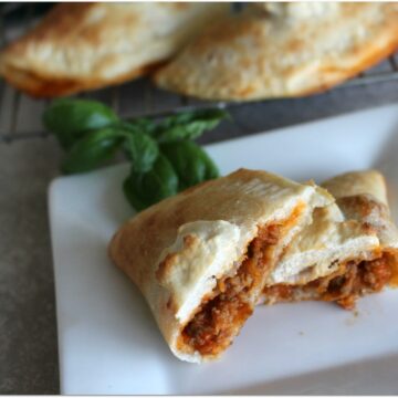 This Mini sausage calzone recipe is so easy, and my kids raved over how delicious they were! These would make a great lunch, dinner, and perfect appetizers for a party. I love easy recipes!