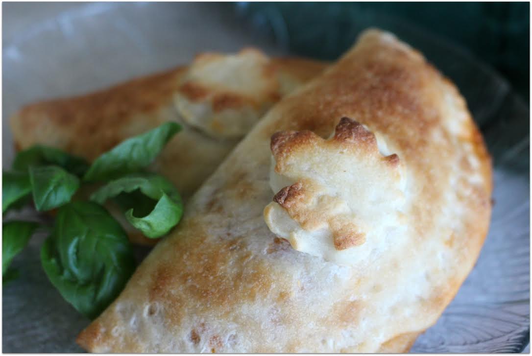 This Mini sausage calzone recipe is so easy, and my kids raved over how delicious they were! These would make a great lunch, dinner, and perfect appetizers for a party. I love easy recipes! 