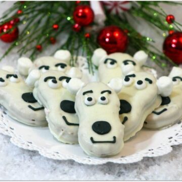These Polar Bear Nutter Butter Cookies are so cute and would be a great dessert for a party. The kids will have fun decorating the cookies and the recipe is so easy, it won't keep you in the kitchen all day.