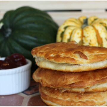 This recipe for turkey pot pie turnovers is just what you need to change up those Thanksgiving dinner leftovers! Don't let any of that turkey go to waste! These would make a great appetizer for a tailgate, too!