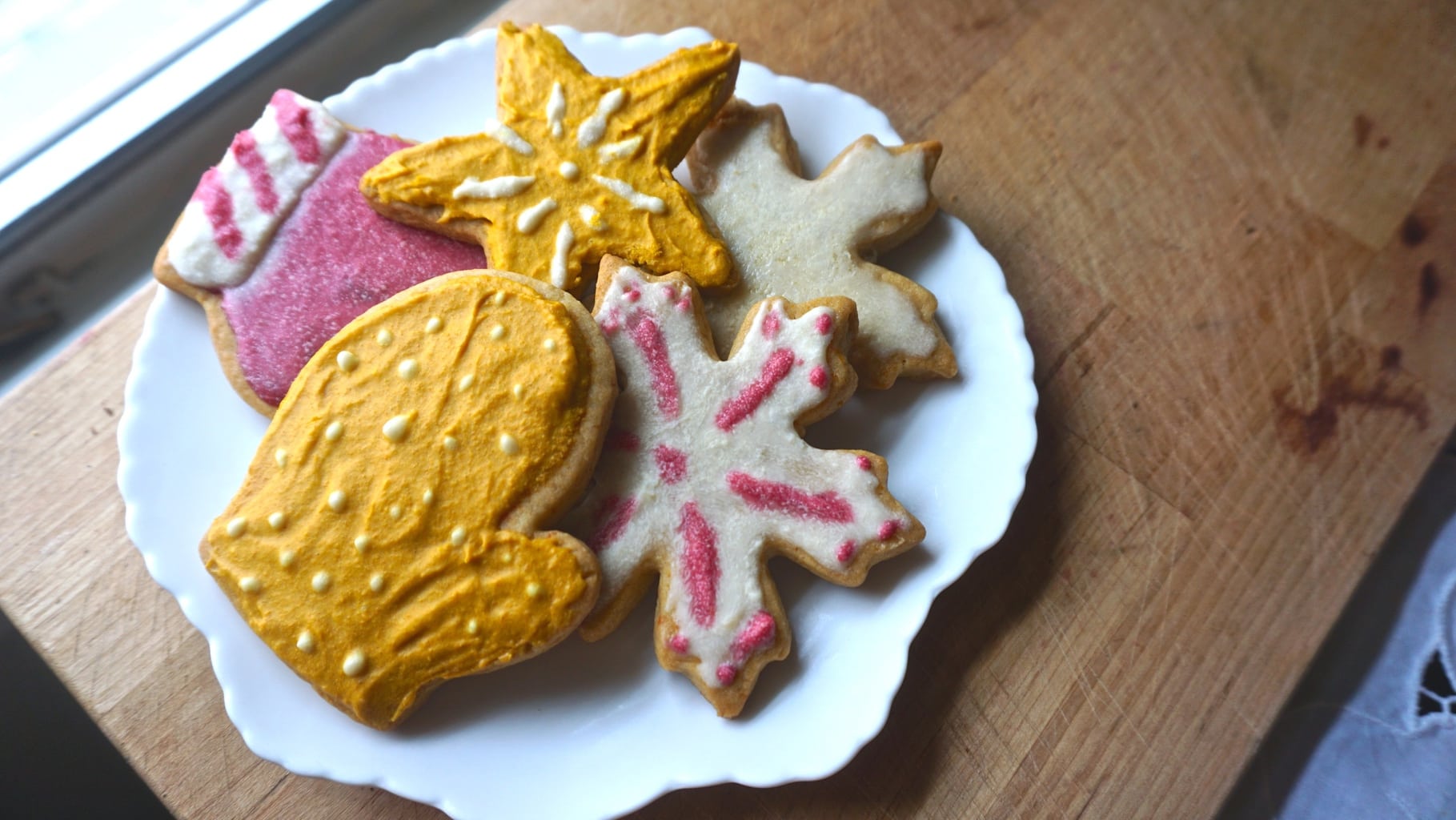 20 Amazing Christmas Sugar Cookies - Food Fun &amp; Faraway Places