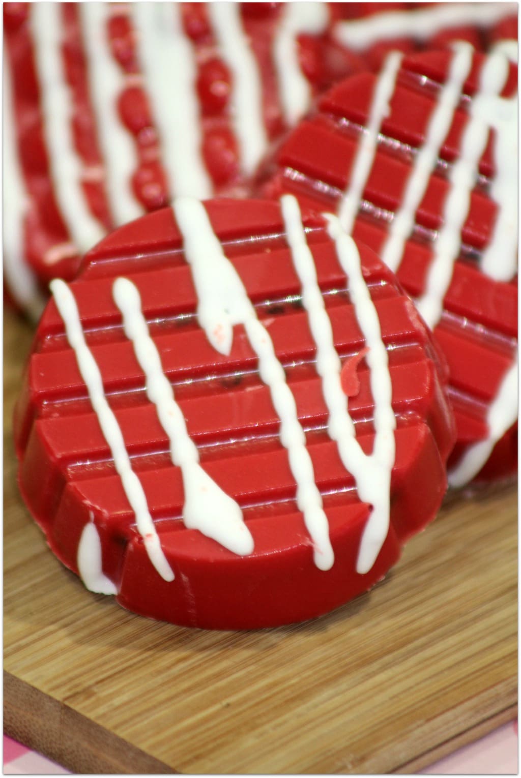 These chocolate dipped Valentine's Oreos are the bomb! If you're looking for a simple way to make a festive dessert, this easy recipe is for you! You'll have fun in the kitchen with your kids making them and be a rockstar mom at the class party! 