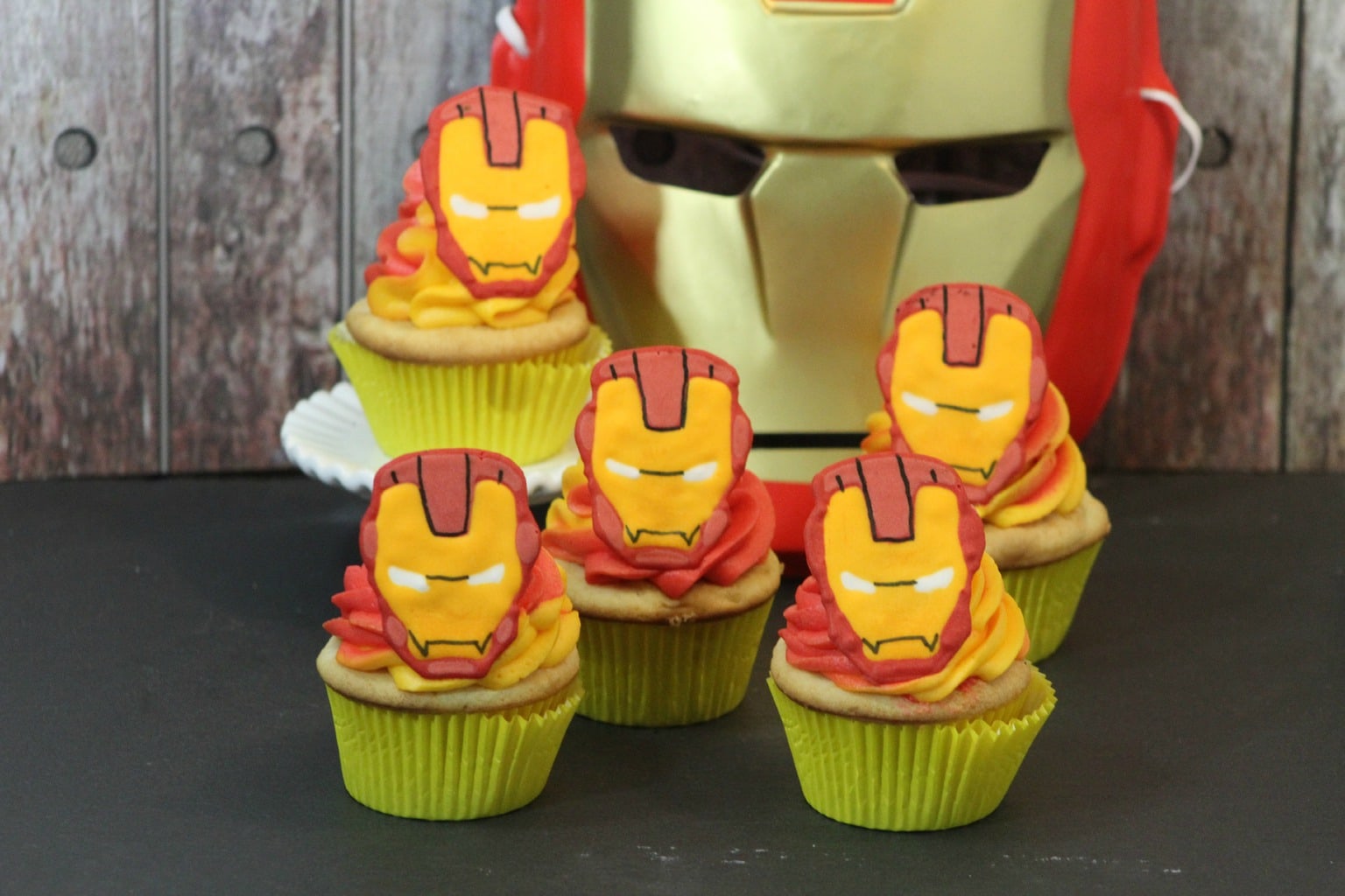 Who's ready for Iron Man Cupcakes? Have you decided who you're going to support in Captain America: Civil War? I know which team I'm on!