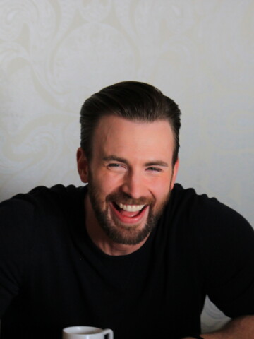 I still can't believe I was interviewing Chris Evans just a couple of weeks ago. I know. Fangirl time. And let me say, rightfully so. Because this guy is the real deal. He is so kind, so sweet, so considerate, and SO funny! Oh- and SO handsome!