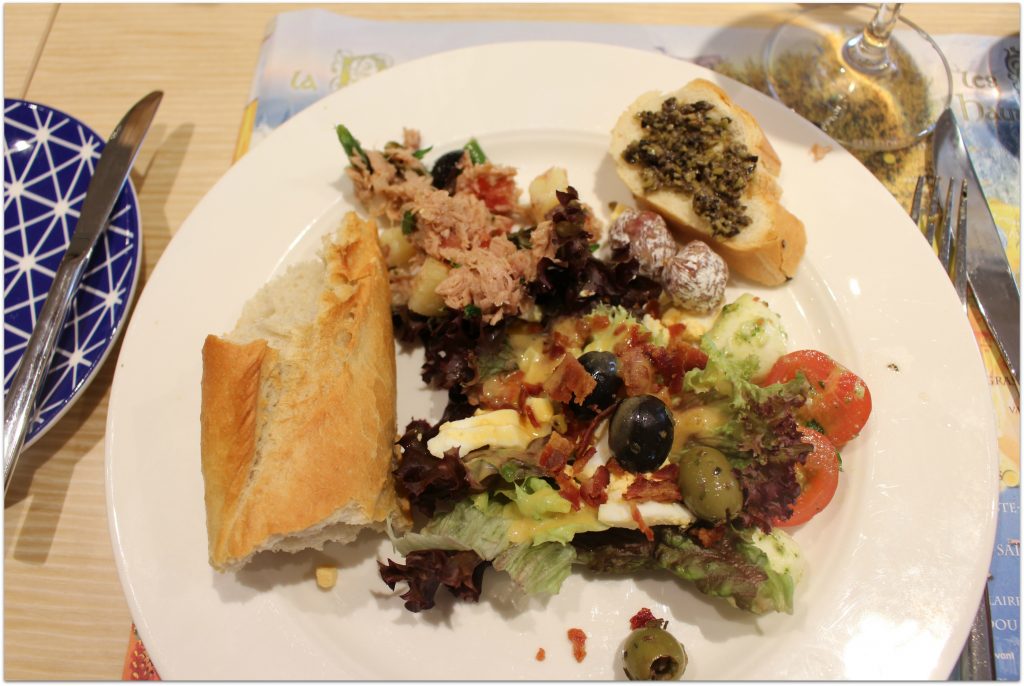 One of my favorite meals on the Viking River Cruise Lyon & Provence was the Taste of Provence lunch. 