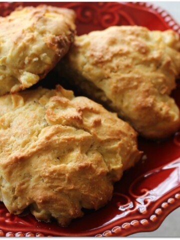 Doesn't an Apple Spice Scone sound wonderful right now? Whether you're reading this in the morning over your coffee or in the afternoon with a cup of tea, there is no bad time for a scone!