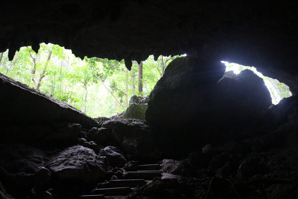 before you reach the real attraction, the Window Cave. 