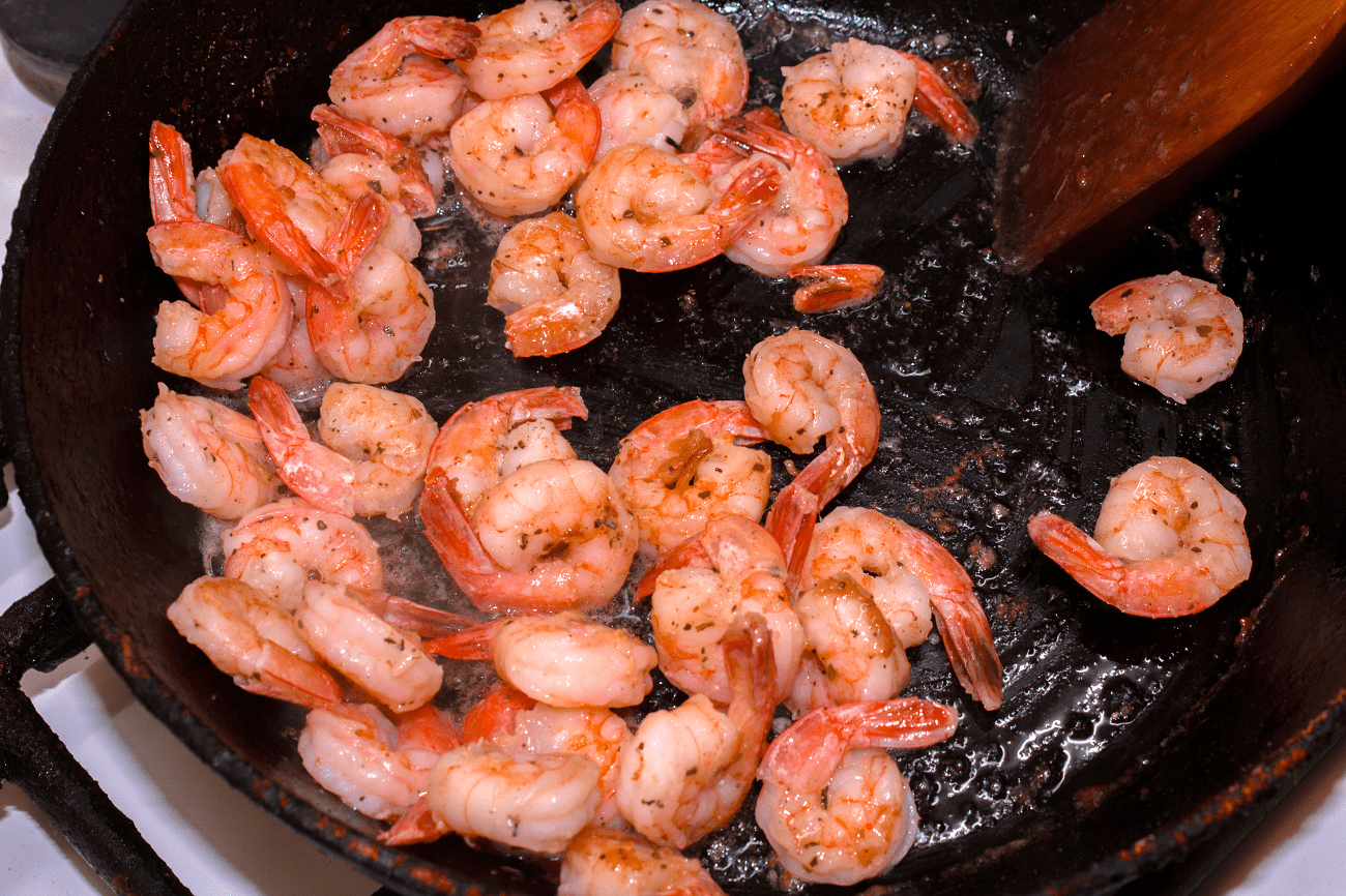 Shrimp in a cast iron pan