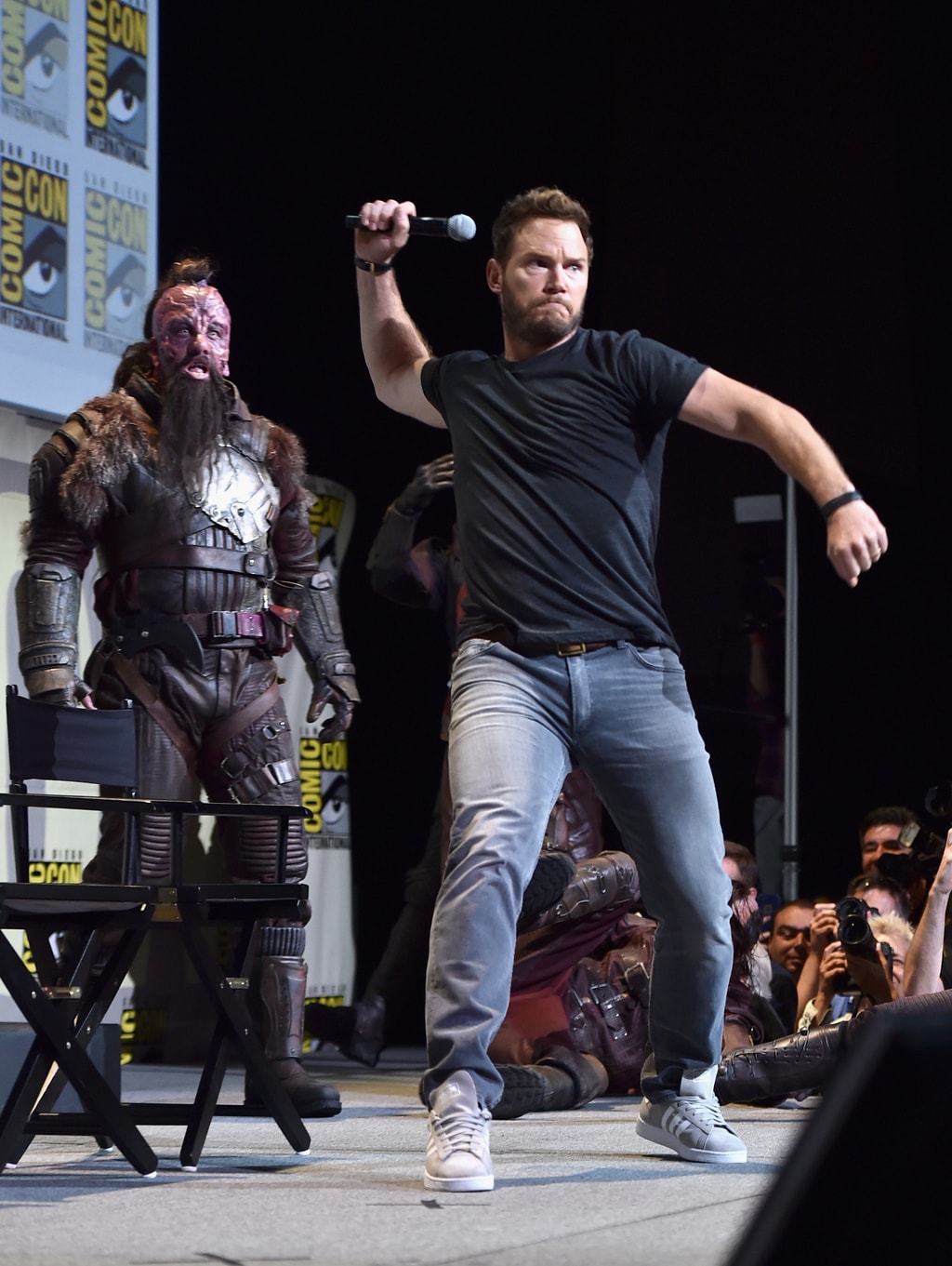 Who's ready to get to know a little about Chris Pratt, Peter Quill, aka Starlord, of Guardians of the Galaxy Vol 2? 