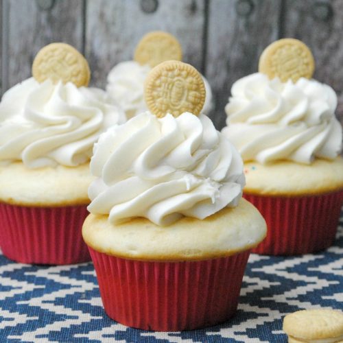 You are going to want to head to the kitchen with the kids today to make these Golden Oreo Cupcakes! Who doesn't love Golden Oreos?