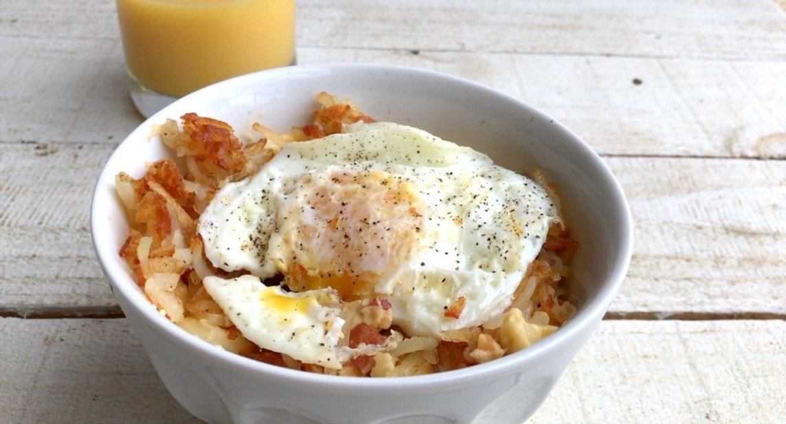 What took me so long to create a breakfast mac and cheese? All the deliciousness of mac and cheese pairs perfectly with breakfast, so I thought I'd combine them and see what we'd get. 