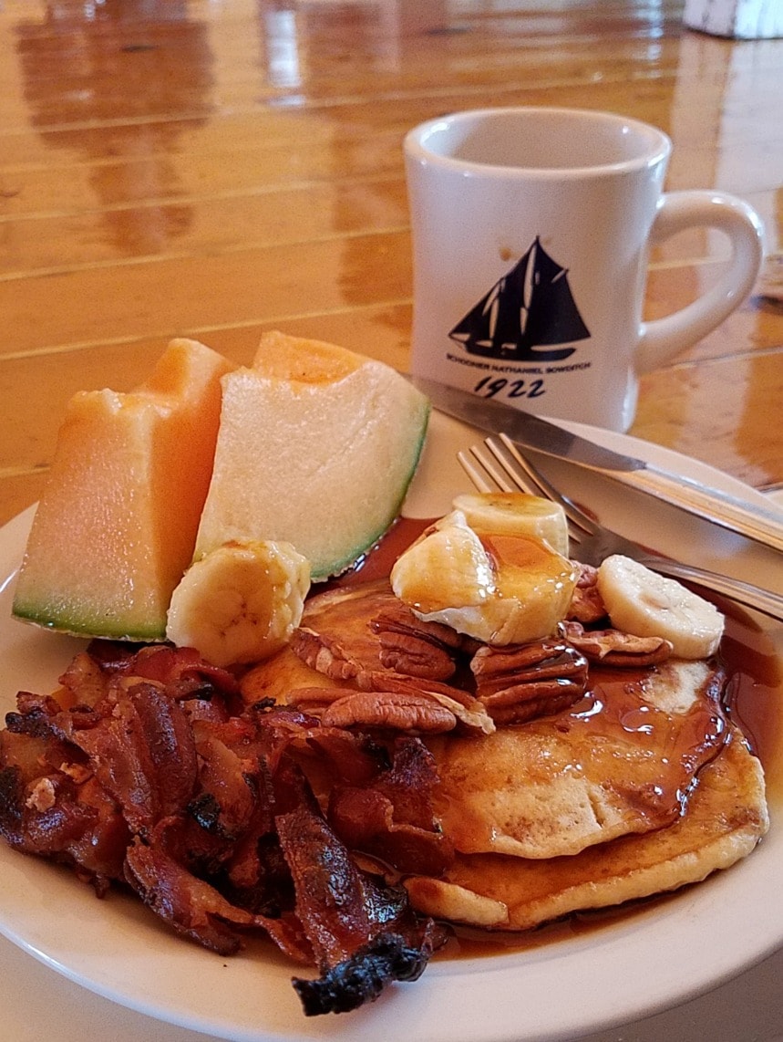 Who knew there was a Maine Windjammer cruise for foodies? If you are a foodie as I am, the J & E Riggin Windjammer cruise is the way to go.