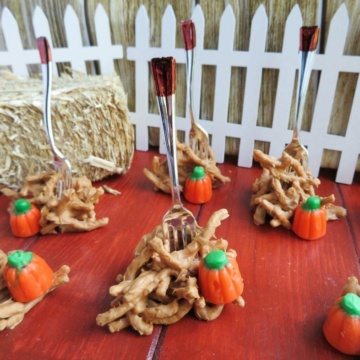 These adorable fall haystacks with peanut butter are the perfect centerpiece for your Autumn or Halloween gathering, and the kids will love helping you make them. 
