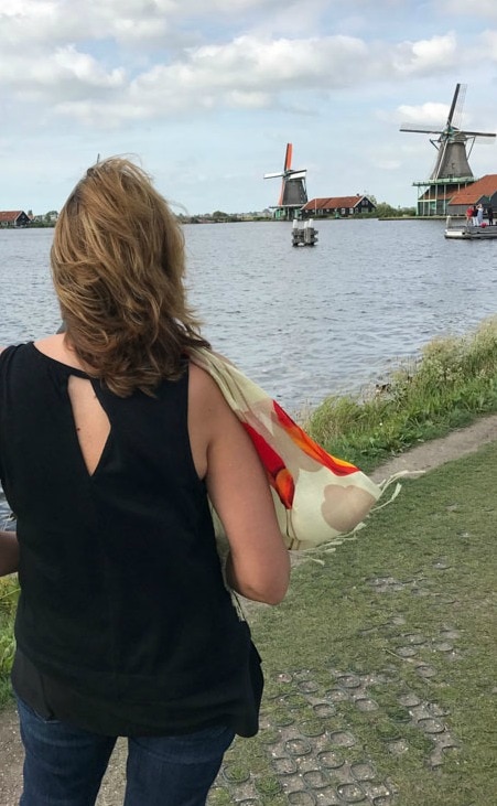 If you have plans of heading to Amsterdam, you must spend one day in Holland. One of the toughest things about travel for me is that I want to fit everything in. The planning part of a trip is not easy when you want to see everything!