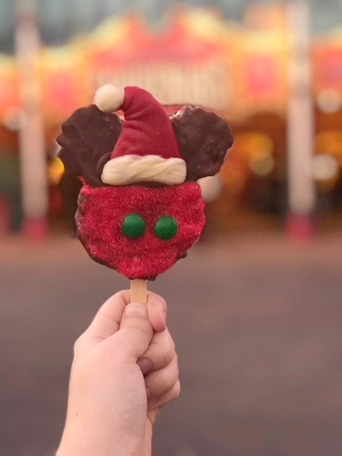 As I just took my girls to Disney World, I wanted to share my top 5 reasons you'll love Mickey's Very Merry Christmas Party. This wasn't my first time attending, but I will say this year was the best I've been to yet!