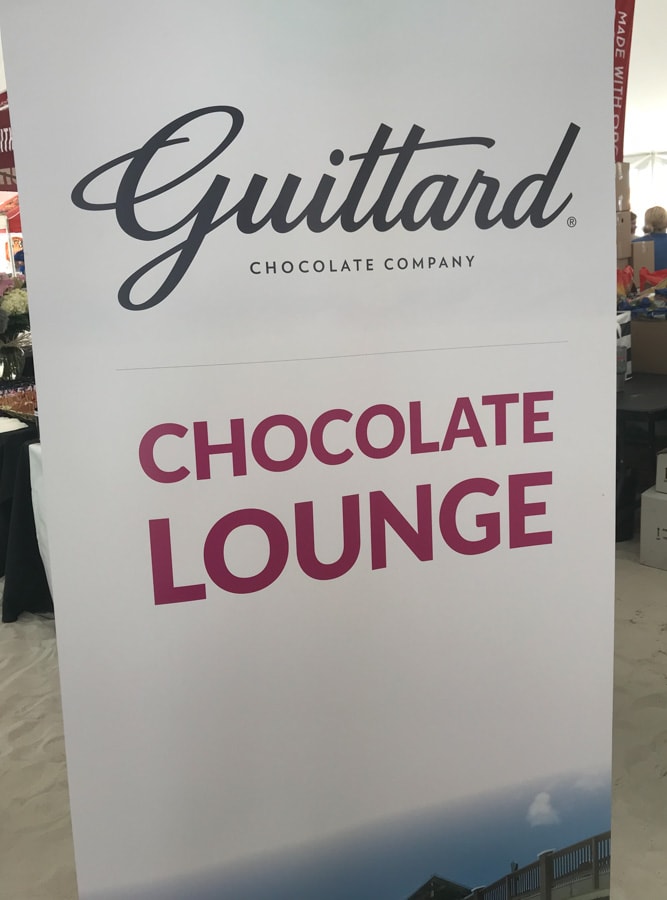 Sign reading chocolate lounge.
