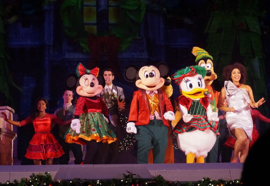 As I just took my girls to Disney World, I wanted to share my top 5 reasons you'll love Mickey's Very Merry Christmas Party. This wasn't my first time attending, but I will say this year was the best I've been to yet!