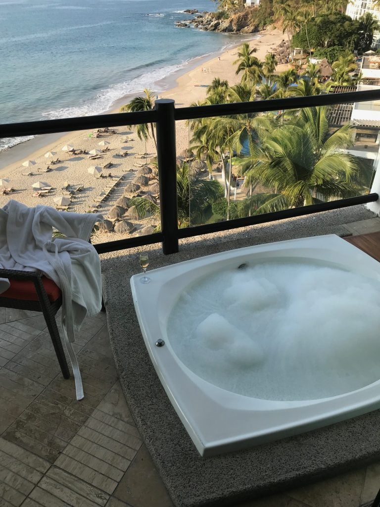 Now that the holidays are over, it's time to look into that Puerto Vallarta all-inclusive family trip you've always dreamed about. My kids love to travel, and once they discovered all-inclusive, they were hooked.