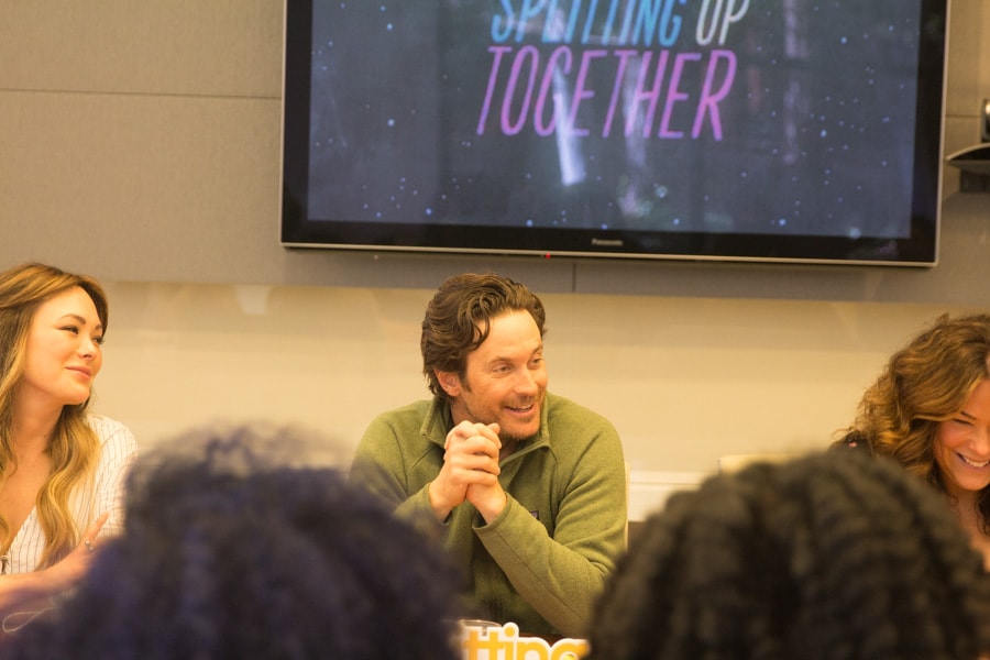 The series premiere of Splitting Up Together is tonight from 9:30-10:00 p.m. EDT on The ABC Television Network. I'm betting you've seen the hilarious commercial about this hilarious new show. Yes, it's as funny as it looks!