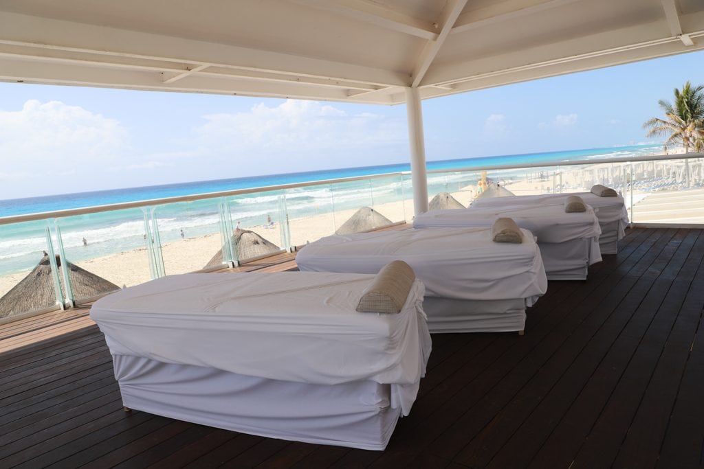 Choosing a Cancun all-inclusive family resort is a smart decision if you want to relax and enjoy your vacation. Worrying about all the little things that add up is not worth the stress. 