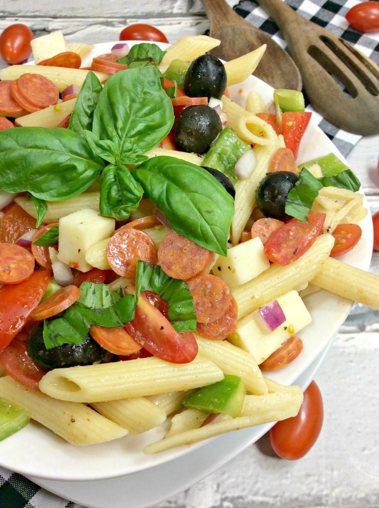 What's better than pizza and pasta? Combining them to make a healthier delicious pizza and pasta salad, even coming in at 3 Weight Watchers Smart Points!