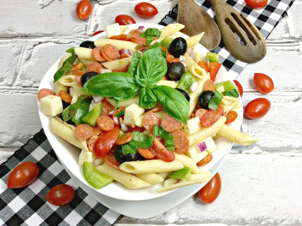 What's better than pizza and pasta? Combining them to make a healthier delicious pizza and pasta salad, even coming in at 3 Weight Watchers Smart Points!