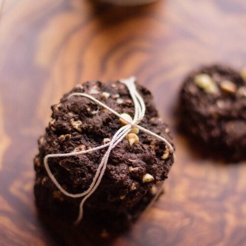 Double Chocolate Chip Cookies are the best cookies on the planet if you love chocolate. A chocolate cookie with chocolate chips is the thing dessert dreams are made of. 