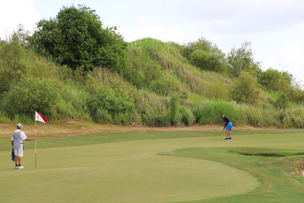 You've probably heard of Streamsong Resort if you're a golfer or have ever researched a luxury resort in central Florida. Driving down Walker Road in Polk County, you would never know you were about to enter the grounds of this stunning property.