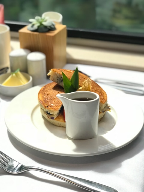 Most people don't expect to find amazing food on a Canadian Rockies train, but for Rocky Mountaineer, the gourmet food is a huge part of the journey.