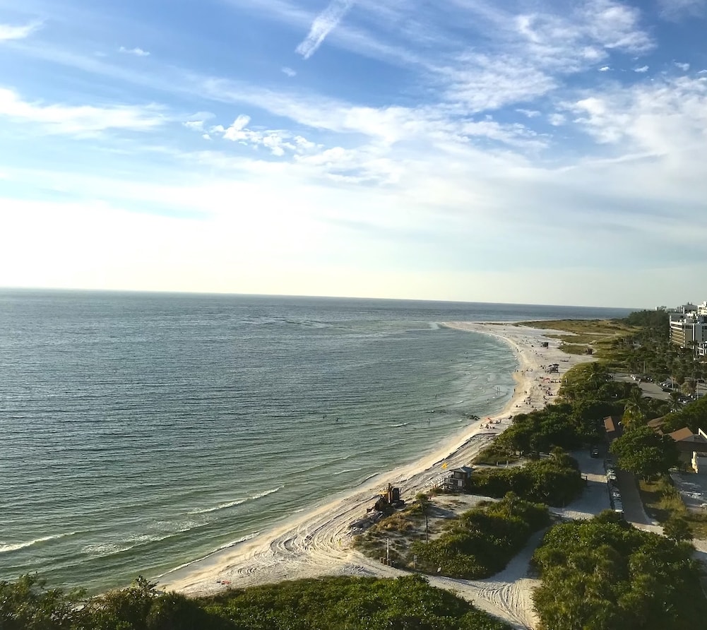 When you need to get away and feel pampered on a private beach, a visit to Lido Beach Resort in Sarasota, Florida is the perfect vacation. 