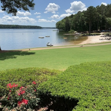 Ritz Carlton Lake Oconee is a golf and nature lovers paradise. With gorgeous views, lots of outdoor activies, and great dining, this is a must visit resort.
