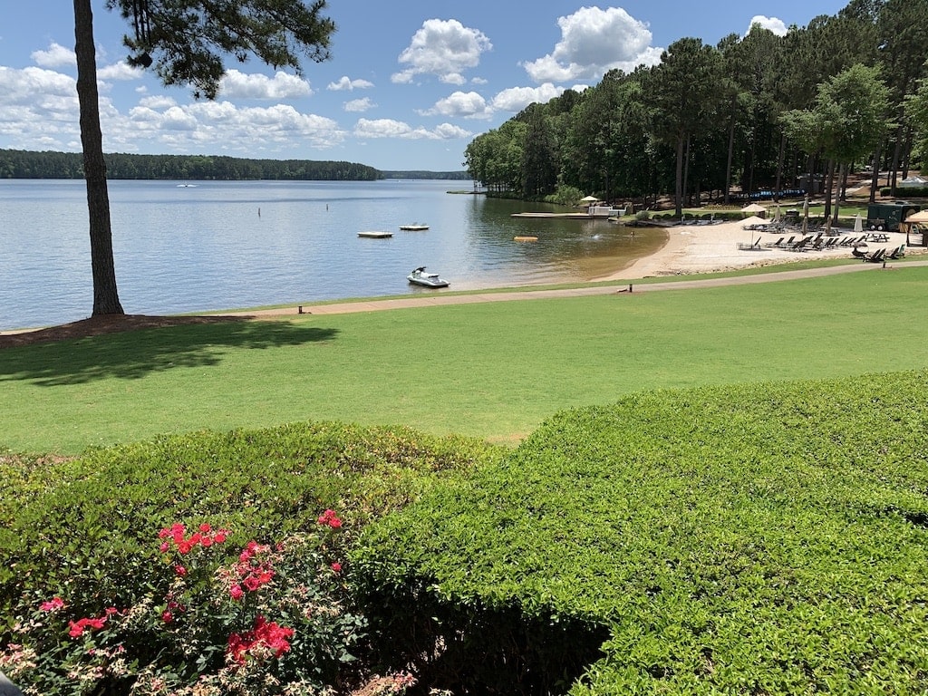 Ritz Carlton Lake Oconee is a golf and nature lovers paradise. With gorgeous views, lots of outdoor activies, and great dining, this is a must visit resort.