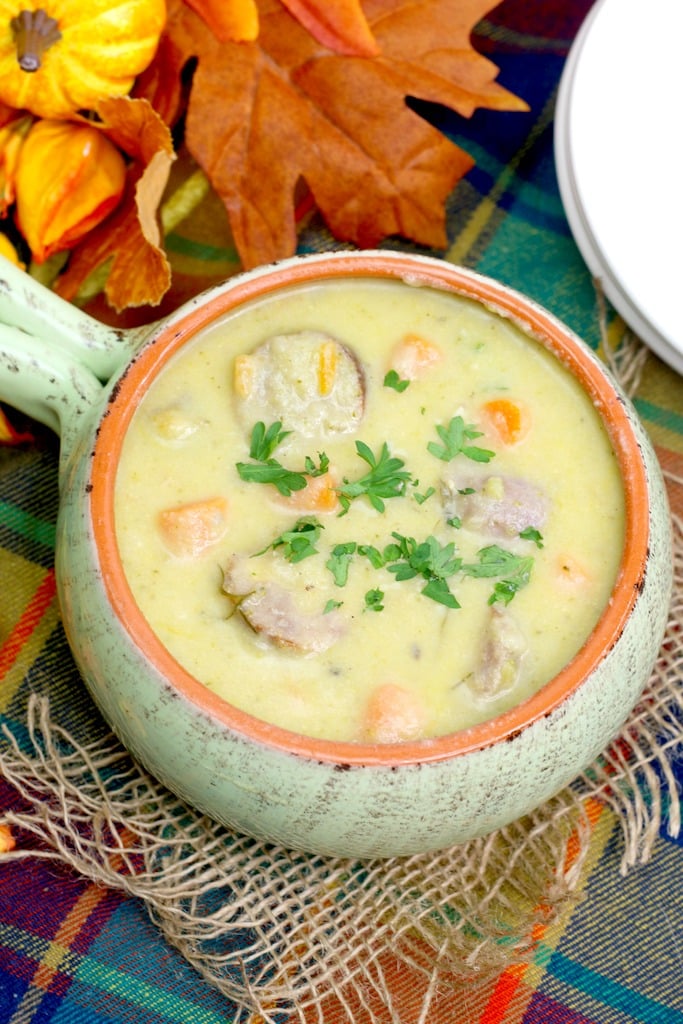 Delicious Cheddar & Ale Bratwurst soup perfect for those chilly evenings. Who else likes easy dinner recipes? 