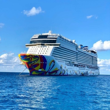 Thinking about a New York to Bermuda cruise vacation, have I got the ship for you! NCL's newest ship, the Encore, is spectacular!