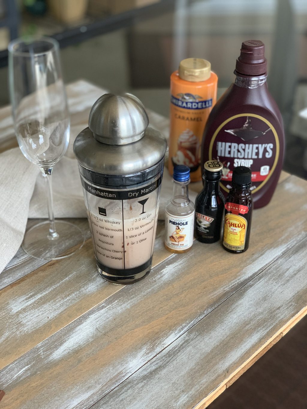 If you're wondering how to make a turtle cocktail, I've got you covered. We've taken all the deliciousness that's in a chocolate, caramel, and pecan turtle cluster and put it in a cocktail.