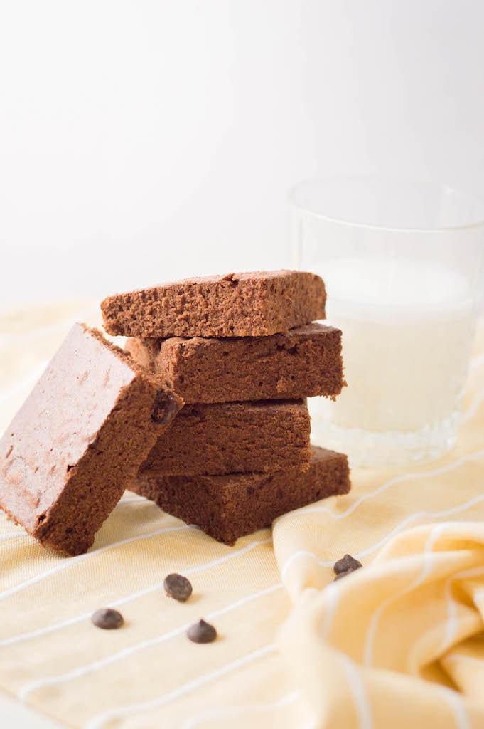 When you need something sweet, these Weight Watchers Brownies are perfection. Dark chocolate brownies are my preference when it comes to chocolate anything!