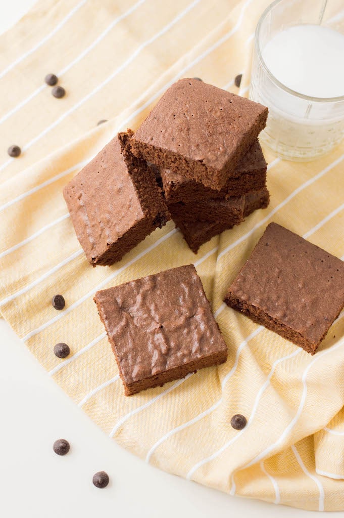 When you need something sweet, these Weight Watchers Brownies are perfection. Dark chocolate brownies are my preference when it comes to chocolate anything!