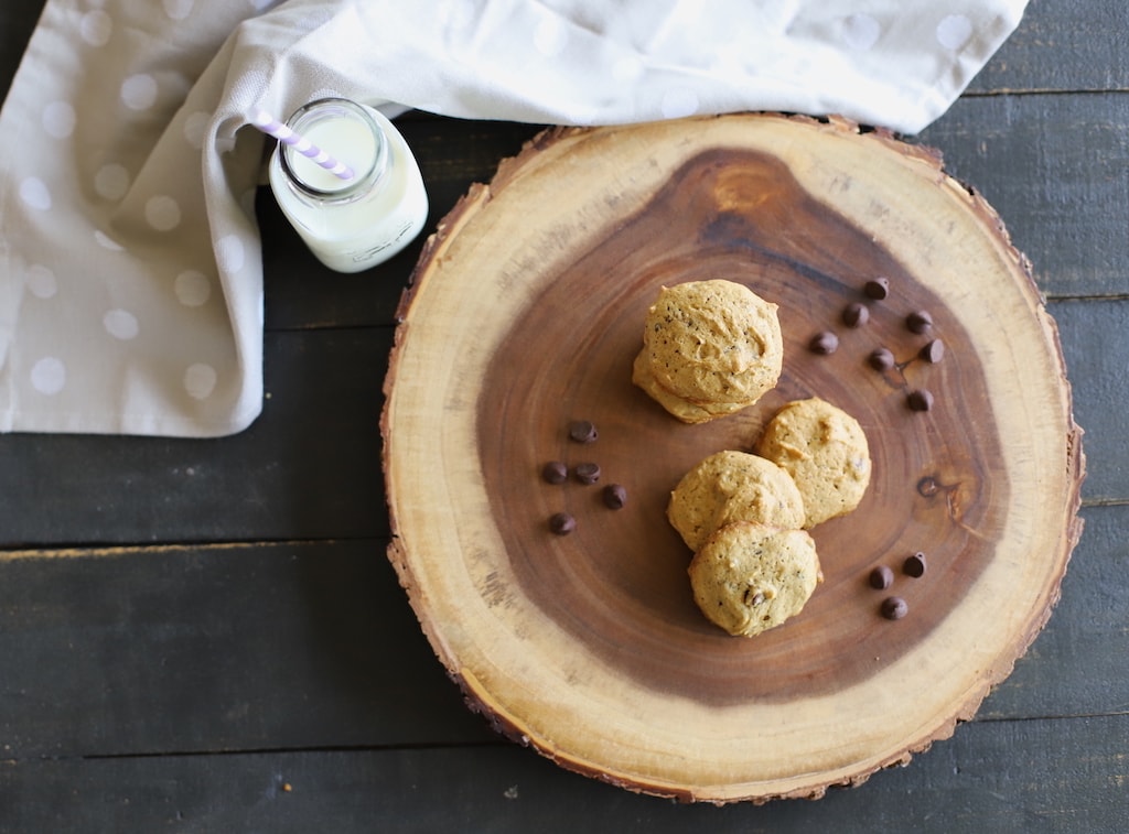 I needed a healthier version of peanut butter chocolate chips cookies in my house. Like you, we have been staying at home and snacking a little too much!