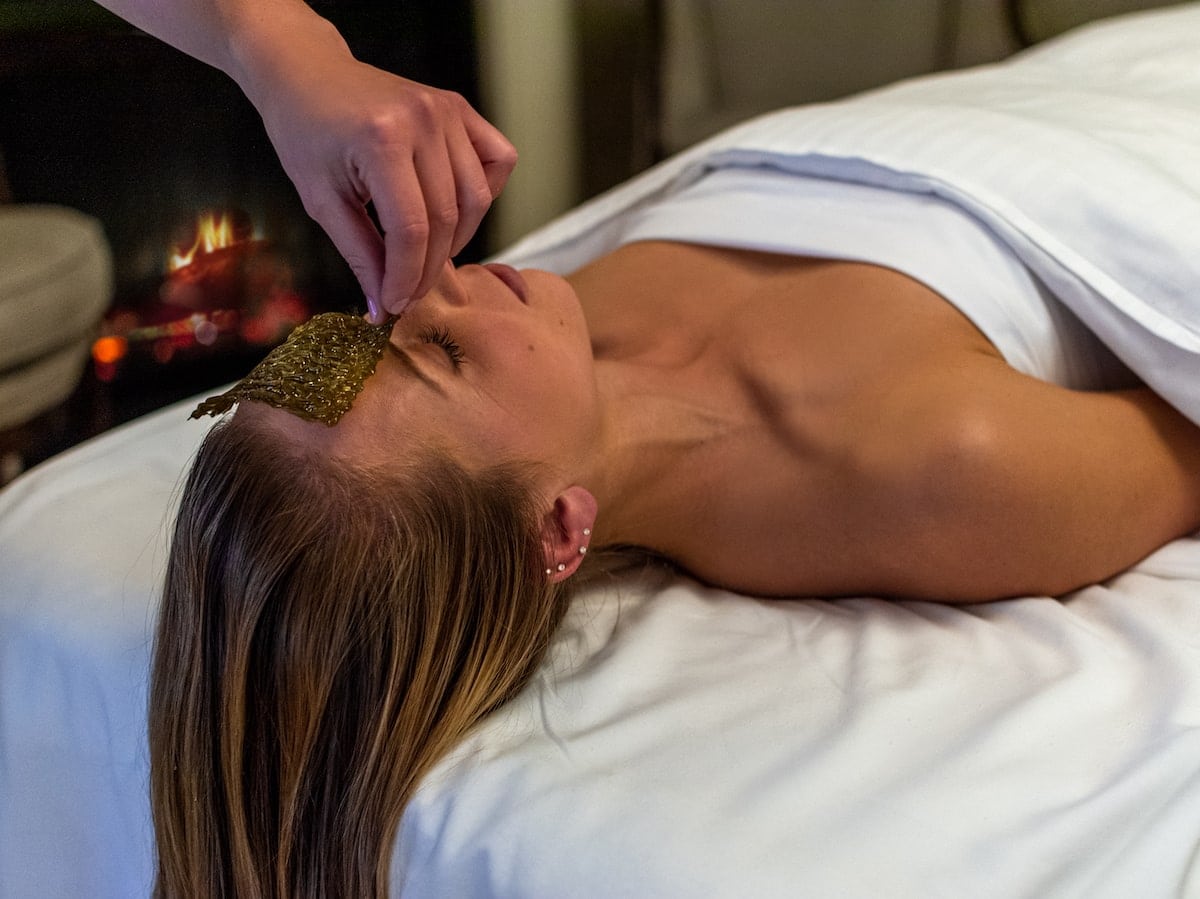 woman getting a seaweed facial