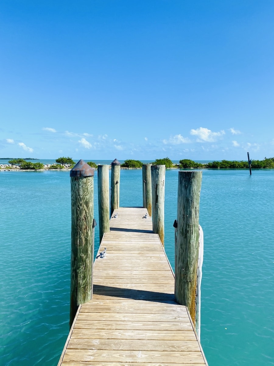 Hawk's Cay dock